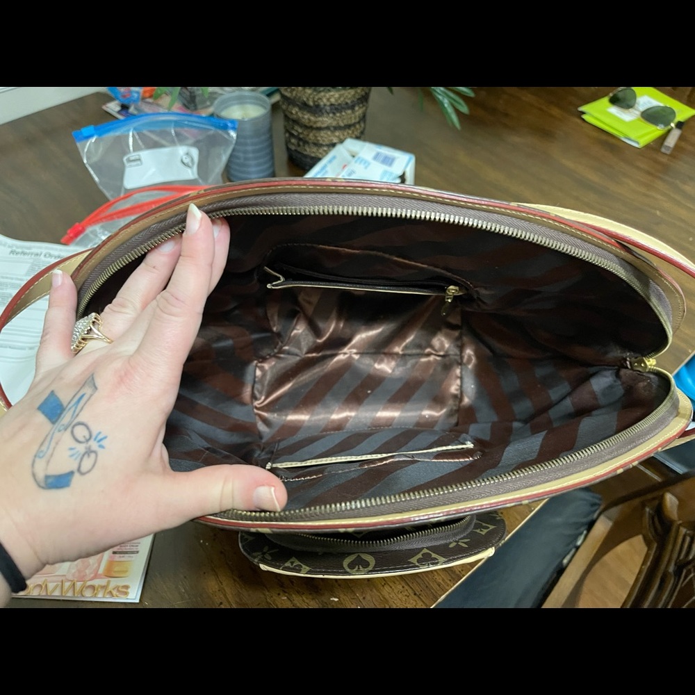 Purse - Picture 3 of 5